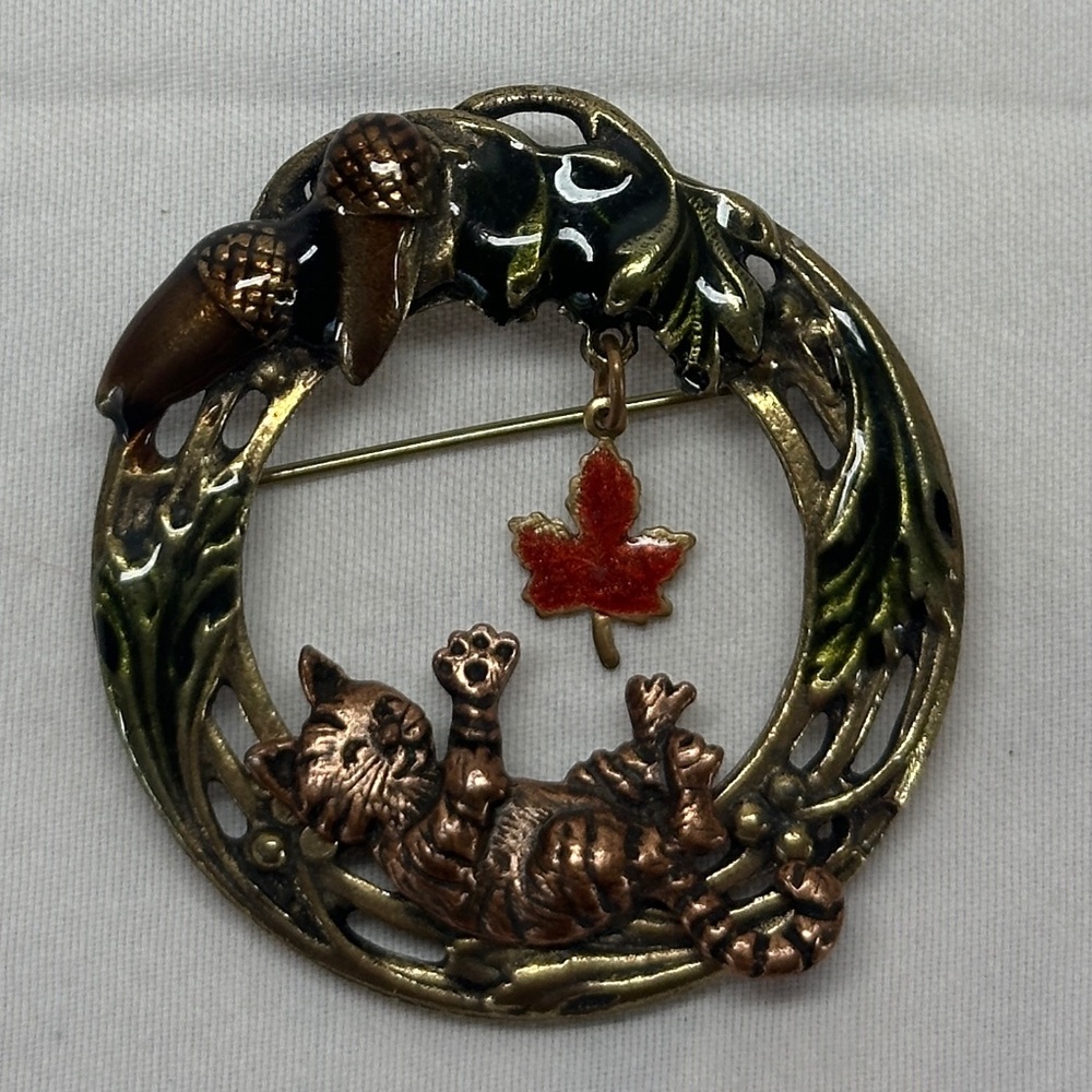 Cat Maple Leaf Wreath Brooch Pin Dangle Enamel Acorn Mixed Metal Bronze Tone